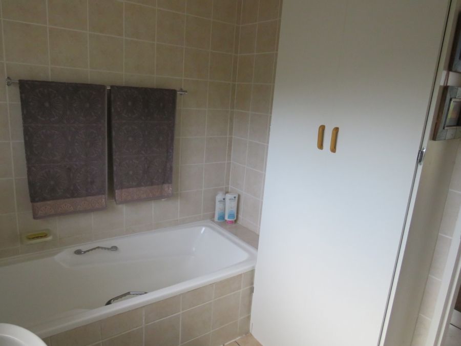 3 Bedroom Property for Sale in Seafield Eastern Cape
